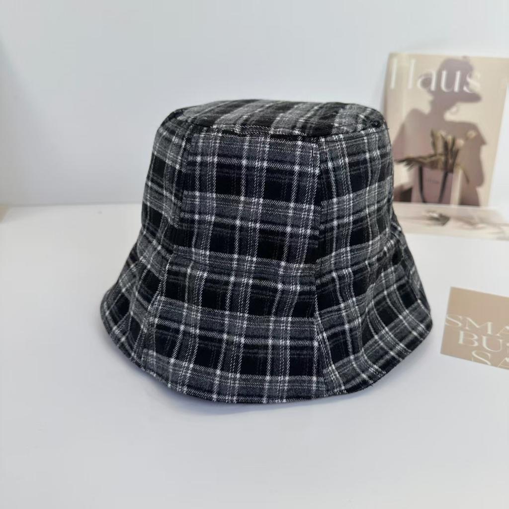 Designer Suede Bucket Hat Women's Winter Warm and Cold Ear Protector Basin Hat Double-sided Plaid Versatile Bucket Hat