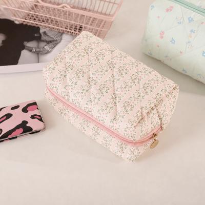 Portable Soft Cotton Makeup Bag Quilted Floral Print Large Capacity Cosmetic Pouch Floral Storage Bag Women Girls
