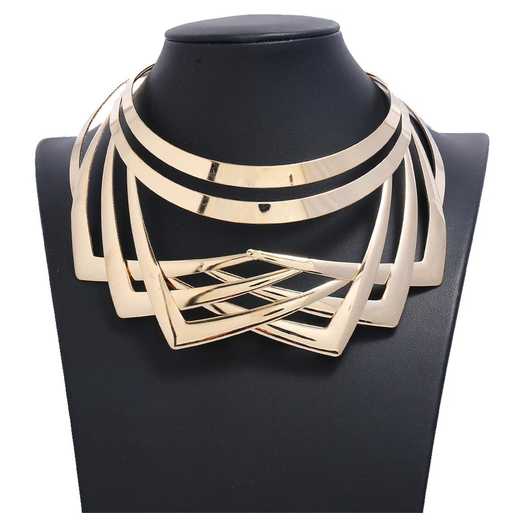 Cooler metallischer Choker Schichtketten Halskette Elegantes kantiges Kragen Schmuckstück für Hochzeitsfoto Bühnenshow