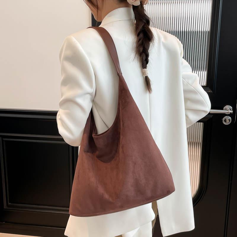 Single Shoulder Child and Mother Bag Large Capacity Commuter Tote Bag New Retro Fashion Soft Leather Messenger Bag