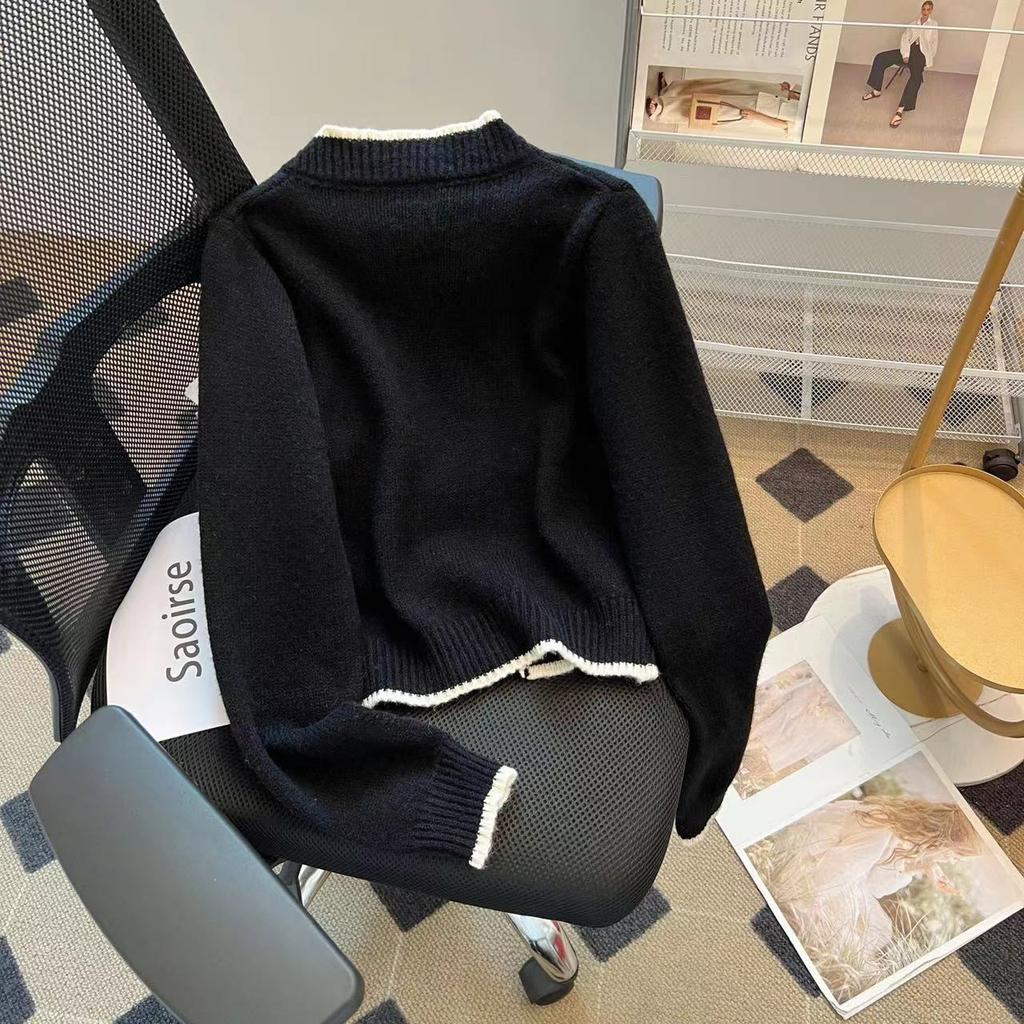 Women's New White Sweater for Autumn and Winter Small Thickened Knitted Cardigan Jacket Lazy Style