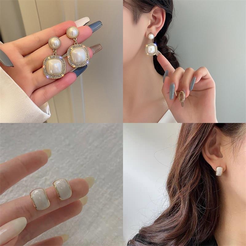 New Luxury Rhinestone Square Stud Earrings - Elegant, Versatile Design for Women, 2022