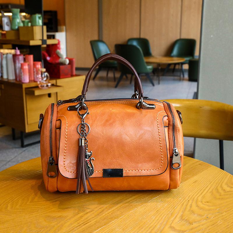 

Premium light luxury women s bag pillow bag large capacity shoulder messenger bag literary retro underarm bag women s handbag хаки