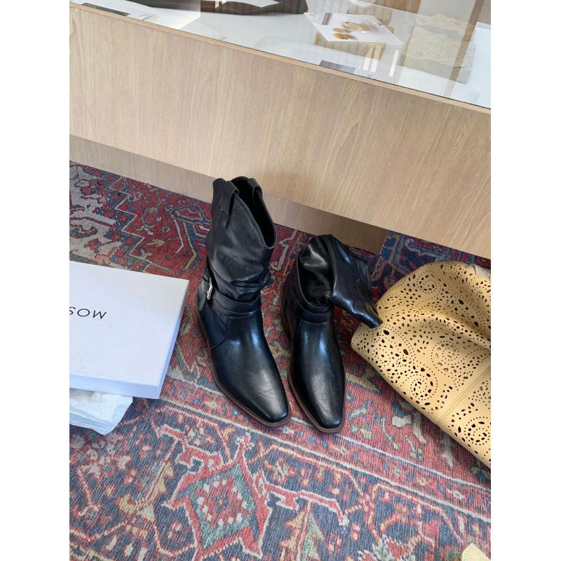 2025 autumn and winter Martin boots V mouth slim small square head retro thick heel belt buckle short boots women Maillard