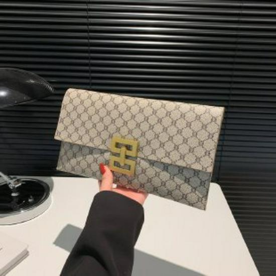 Женская клатч-сумочка с узором под крокодила весна 2024 Сумка-конверт и кошелек из лакированной кожи 1070₽