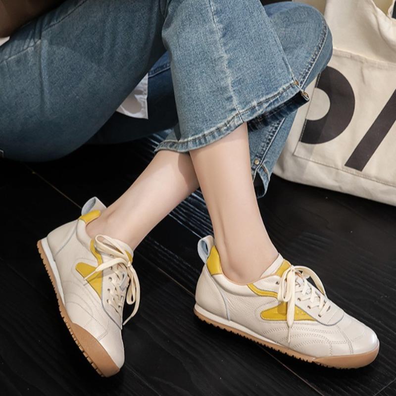 Chaussures de Sport Légères pour Femmes Antidérapantes Fond Plat Automne Nouvelle Cuir Véritable Classique Rétro à Lacets Chaussures de Sport Décontractées