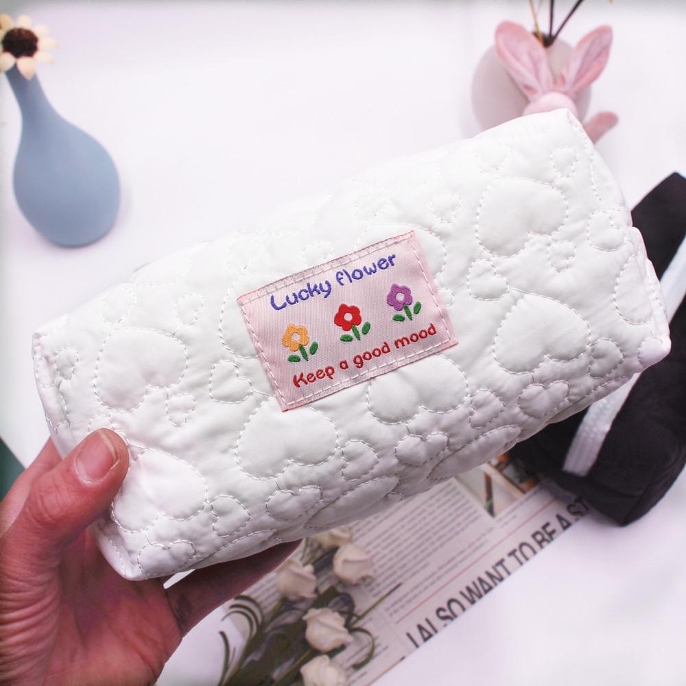 

Internet Celebrity Student Pillow Pencil Case - Large Capacity Floral Makeup & Stationery Bag білий
