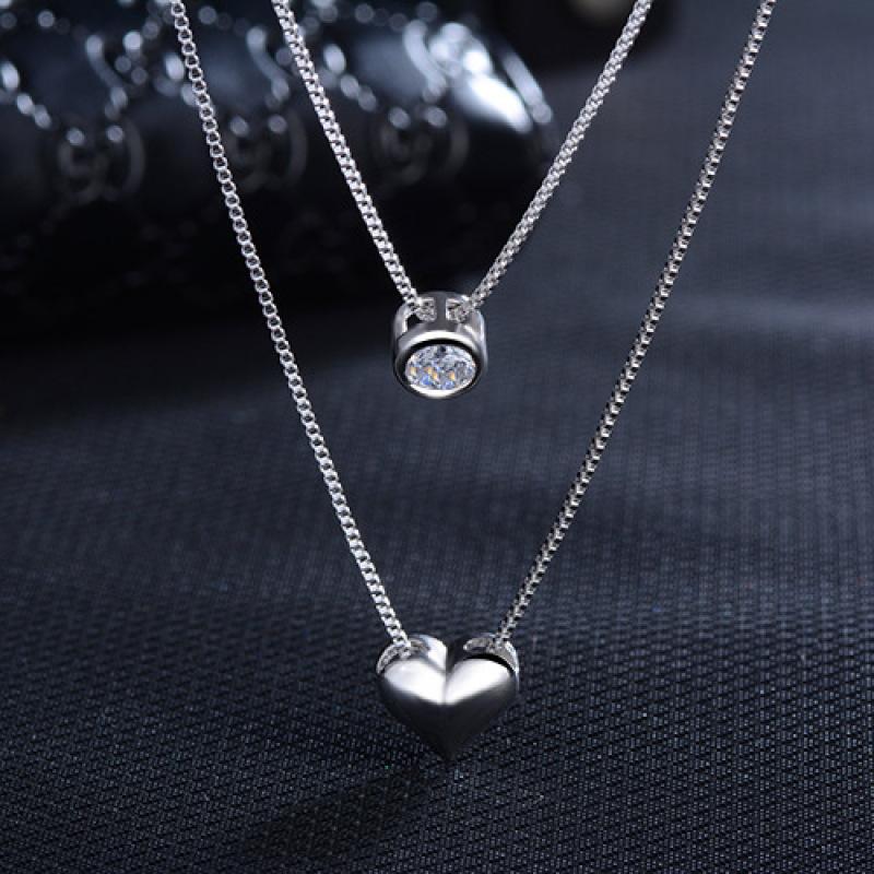 Heart Shaped Double Layer Necklace for Women with One Heart and One Diamond Temperament Item Versatile Accessories Short Collarbone Chain