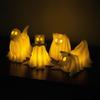 Estatueta de Cão Fantasma Drapeado Halloween Escultura de Cão Fantasma Iluminada Ornamento de Mesa de Resina para Decoração de Prateleira de Quarto Doméstico Interno