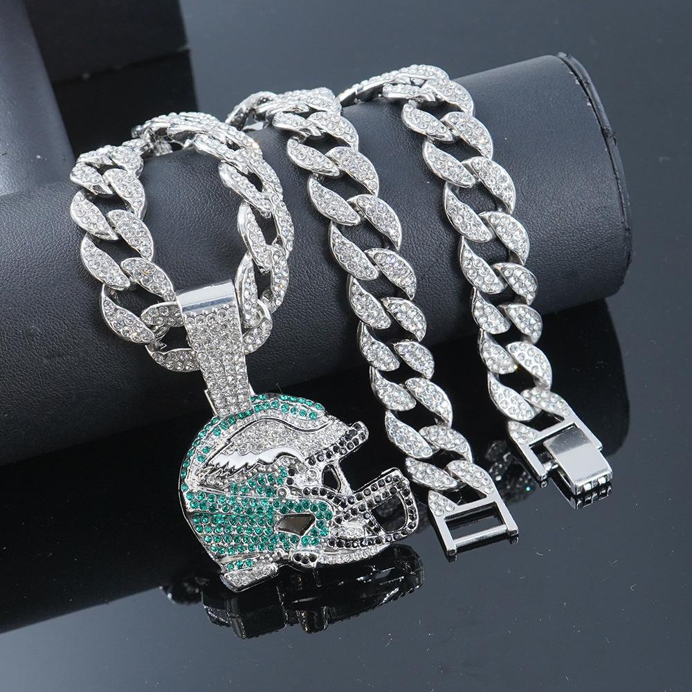 Ciondolo Hip Hop Diamond NFL Football Helmet in lega di alta qualità galvanizzata con catena cubana Hip, ornamento per collana.
