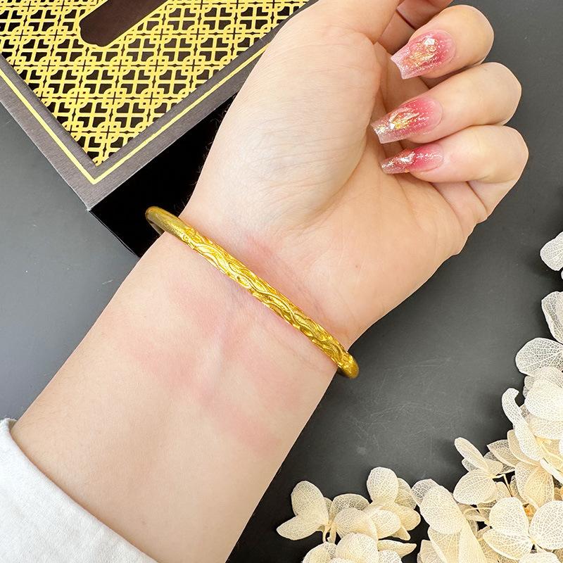 New Vine Fashion Simple Light Luxury Fresh Totem Light Luxury Retro Bracelet