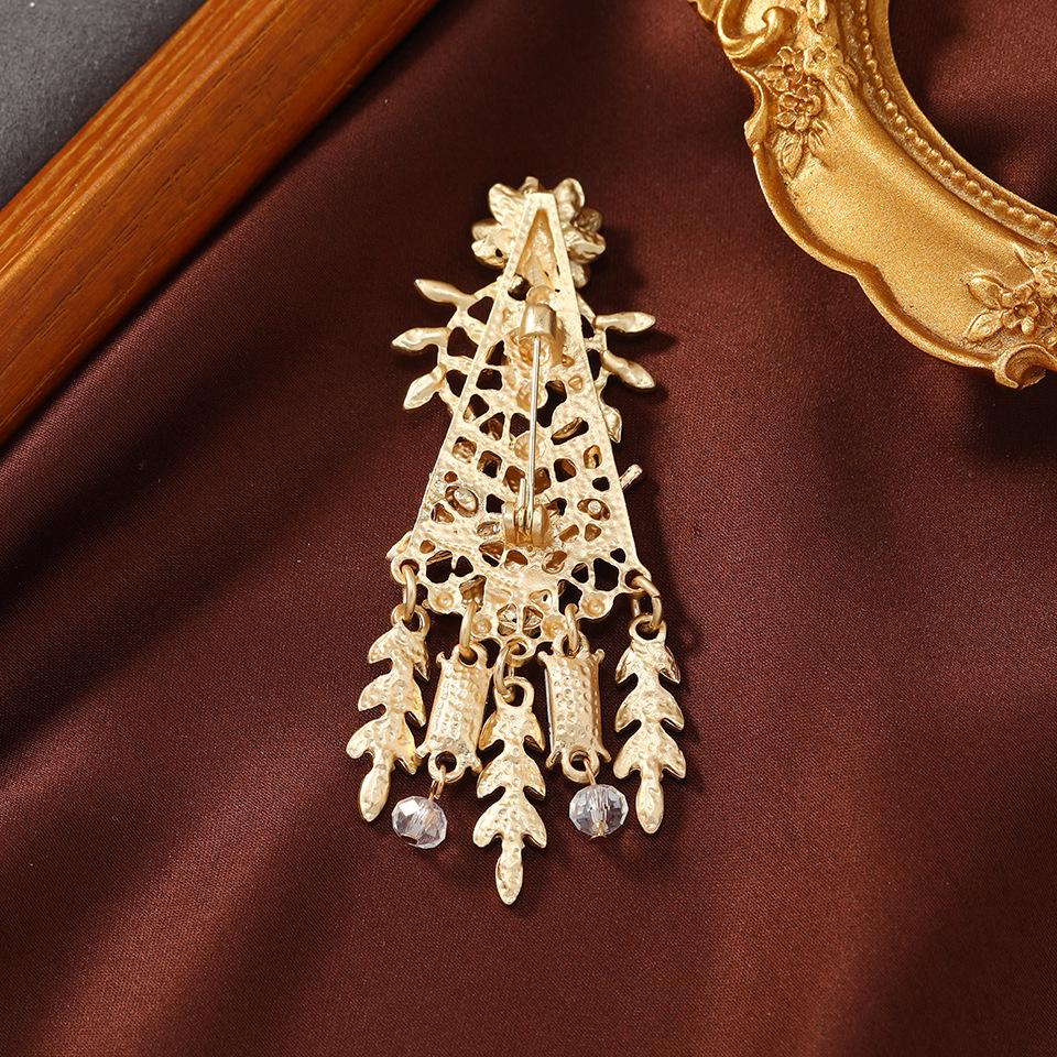 Vintage Gold Swallow Brooch with Wheat Tassel & Flower Pin for Women's Jackets