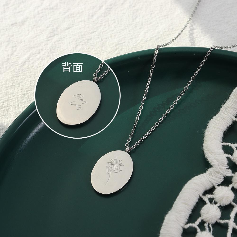 Style Engraved Flower Pendant Titanium Steel Necklace, Retro Fashion Women'S Gold-Plated Non-Fading Necklace Jewelry