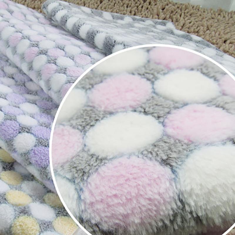 Thick Warm Pet Blanket For Dogs And Cats Soft Plush Fleece Mat Cozy Kennel Pad Pet Bed Cushion Comfortable Pet Furniture Accessory
