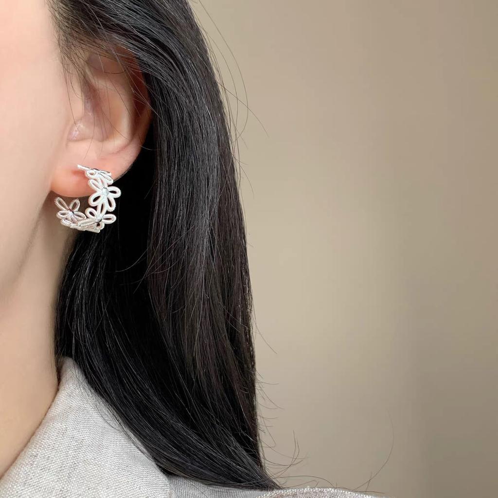 925 Sterling Silver Vintage Earrings For Women Trendy Simple Flower Hollow Earring Jewelry Prevent Allergy Party Accessories