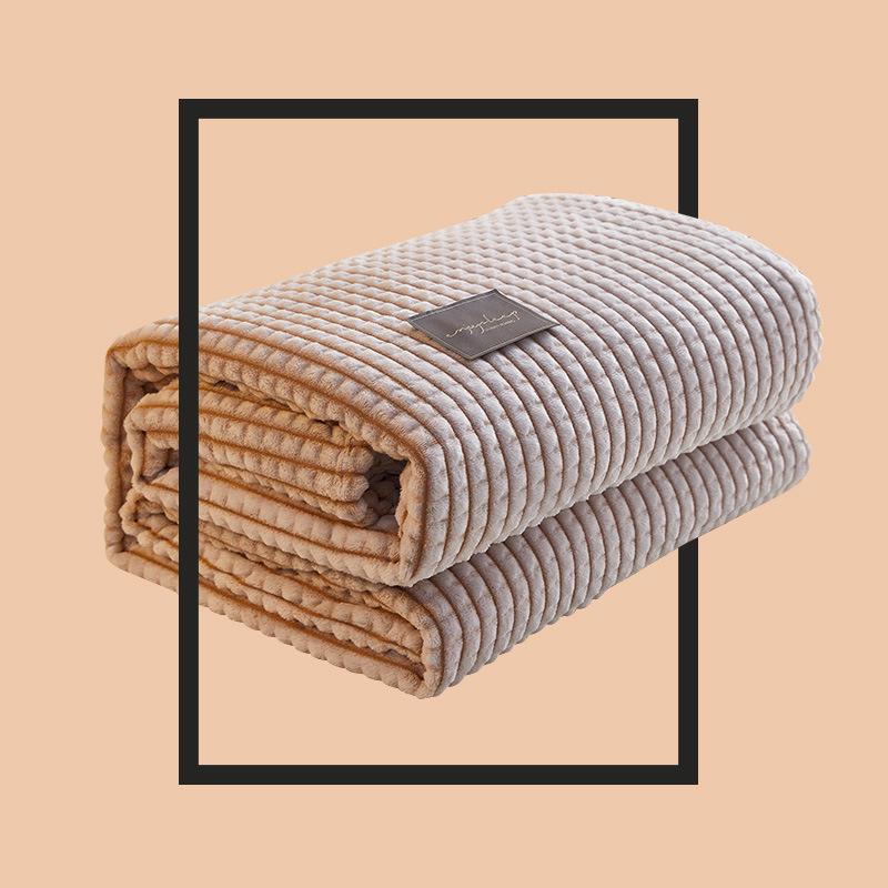 Milk Velvet Coral Fleece Blanket: Office Nap, Flannel Cover, Air Conditioning, Children's Small Blanket