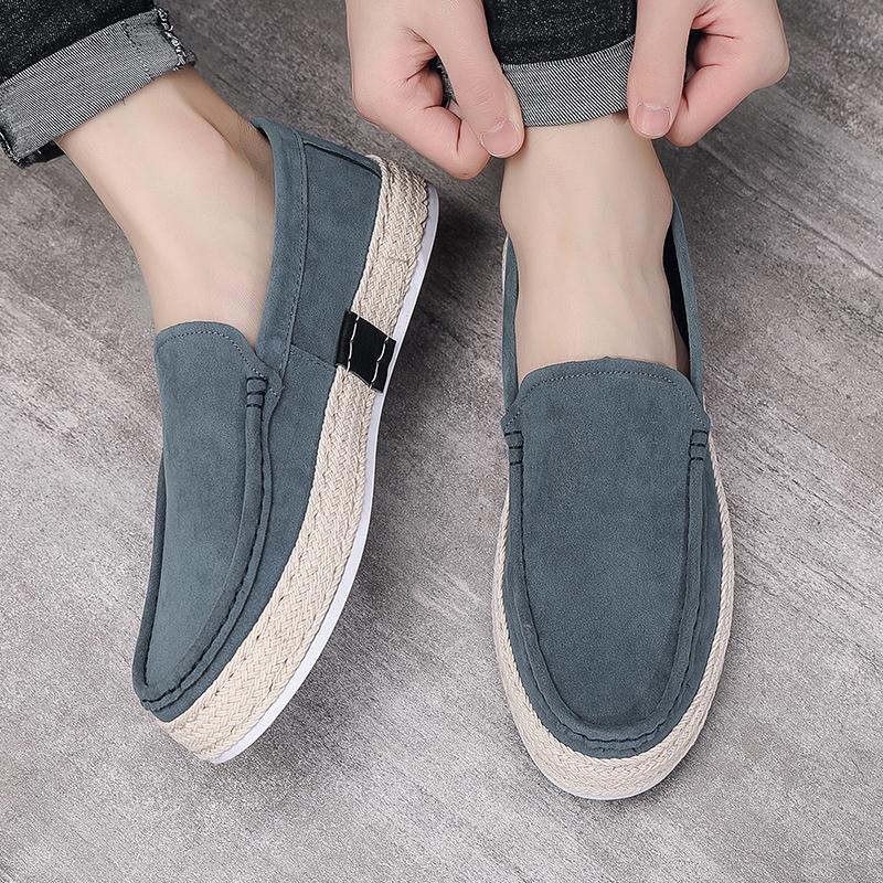 Fashion New Canvas Shoes Men Breathable Light Slip On Flat Summer Classic Loafers Casual Shoes Breathable Walking Footwear Men Sneakers