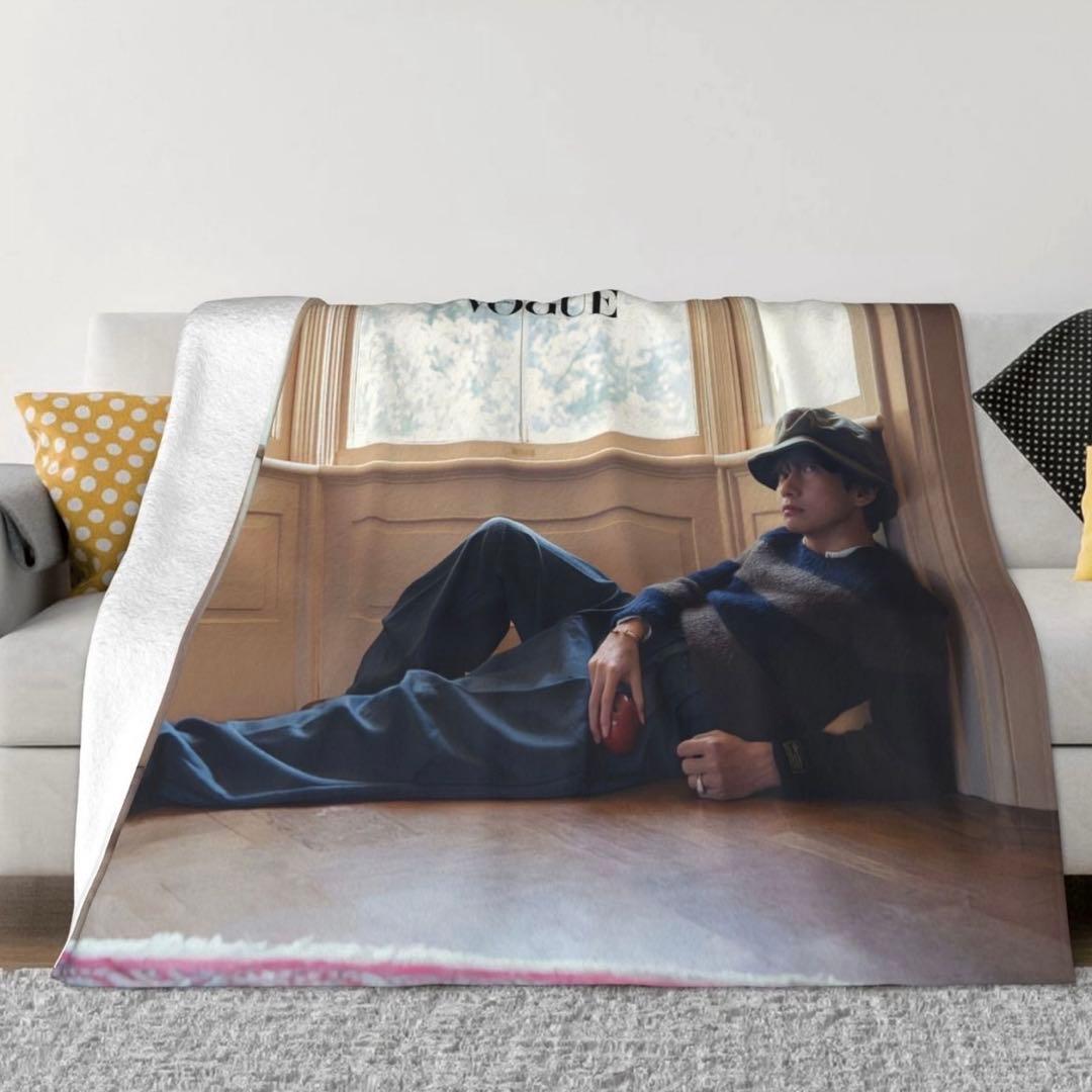

[USED] BTS Blanket VOGUE Taehyung V V