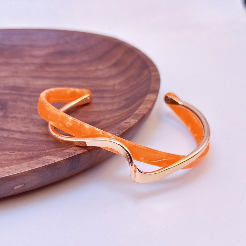 Eco-Friendly Light Luxury Acrylic Bracelet, Curved Metal Texture Ins Fashion Jewelry