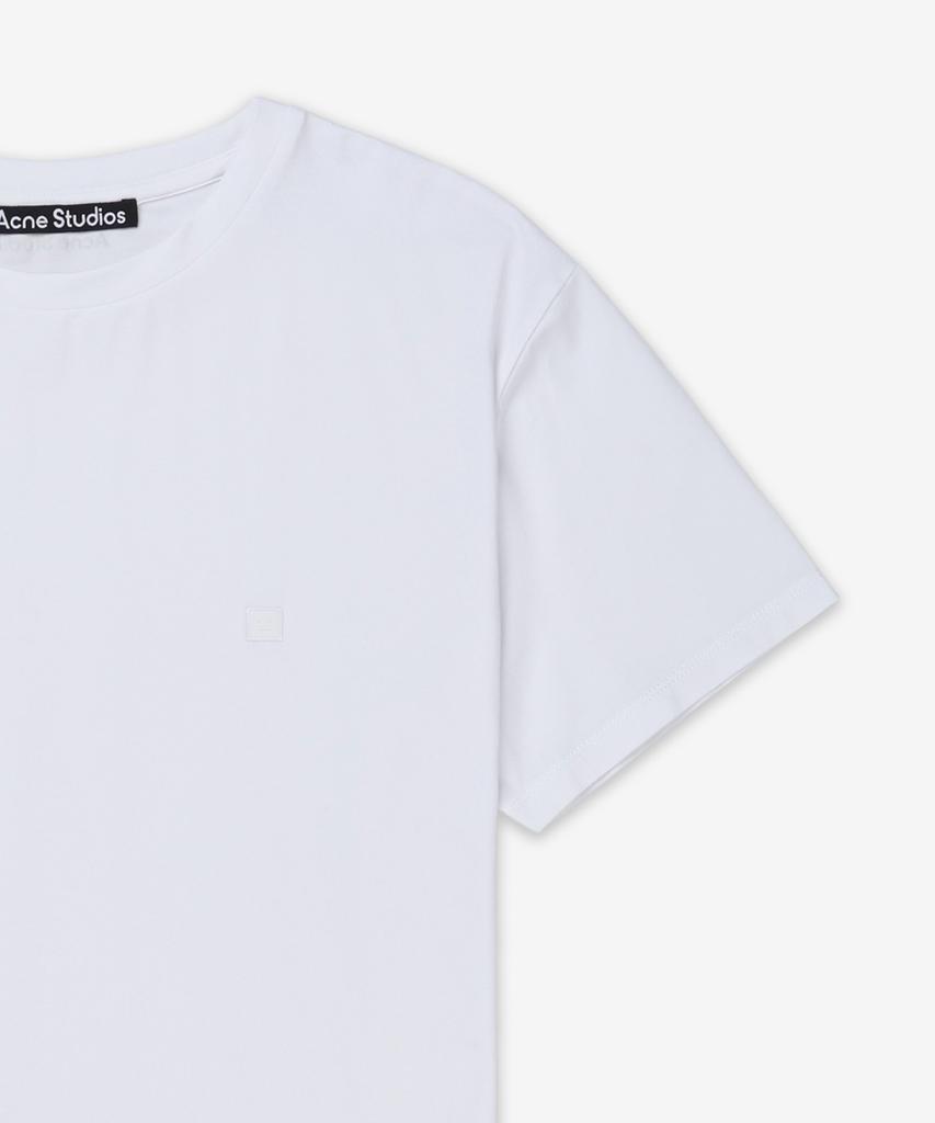 Akeuneseutyudio Face Logo Short Sleeve T-Shirt - Optic White / Cl0309183