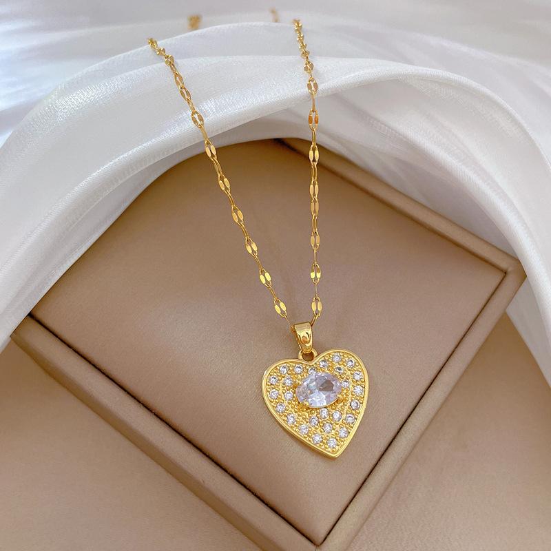 Full Diamond Love Light Luxury Temperament Gorgeous Full Diamond Necklace Female Versatile Collarbone Chain Titanium Steel Chain
