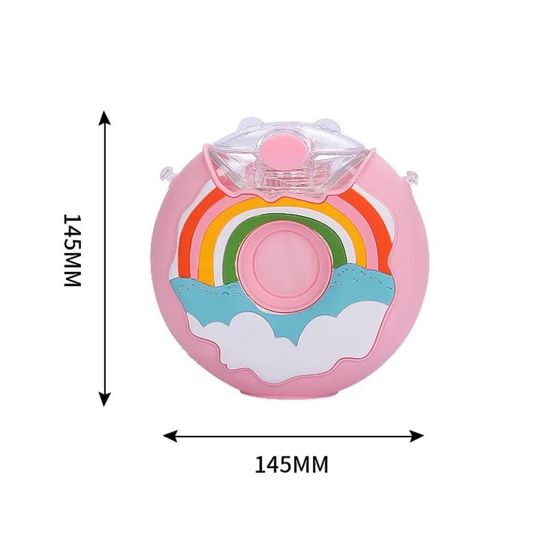 Tazza a forma di ciambella da 380 ml Tazza per alimentazione per bambini con cannucce Belle tazze d'acqua a forma di ciambelle Bottiglia d'acqua per esterni a tenuta stagna del fumetto