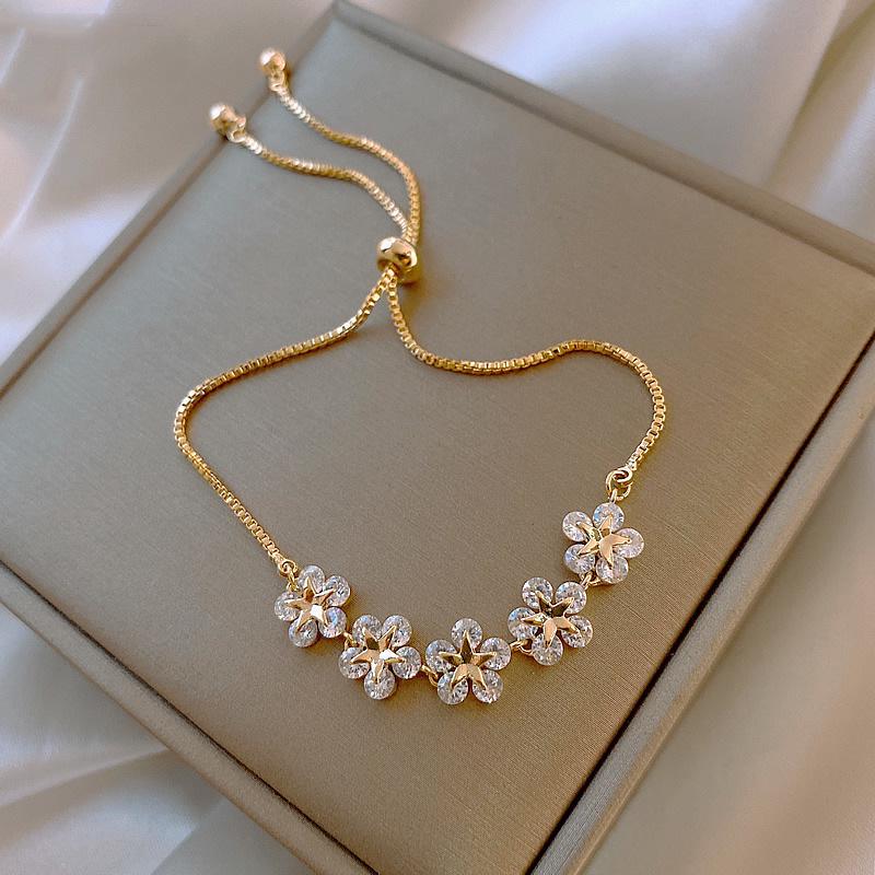 French Retro Double-Layer Bracelet: Stylish Light Luxury Bangle for Women.