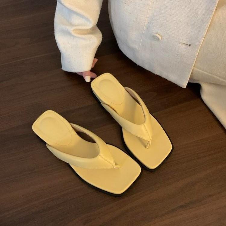 Slope heel flip-flop shoes women's summer wear 2025 new temperament sandals French square head beach cool slippers