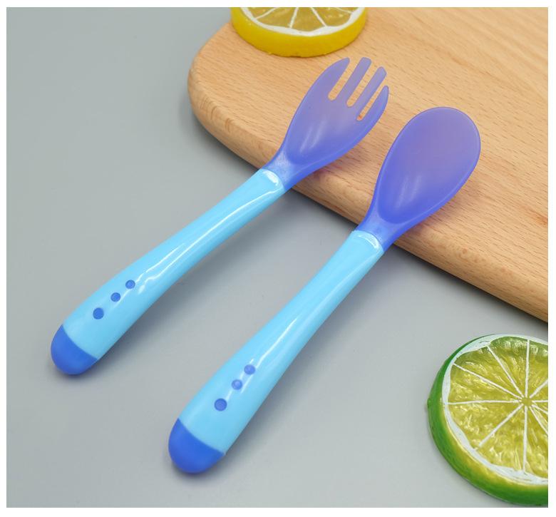 2PC Set Spoon and Fork Temperature induction spoon soft silicone Tableware Feeding Dishes Cheap Utensils Solid Feeding