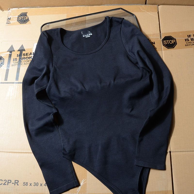 

round Neck Long sleeve ~ Western Style Brand Oqq Jumpsuit Vertical Thread T-shirt Sexy Triangle Open Gear Base Top Women Black S