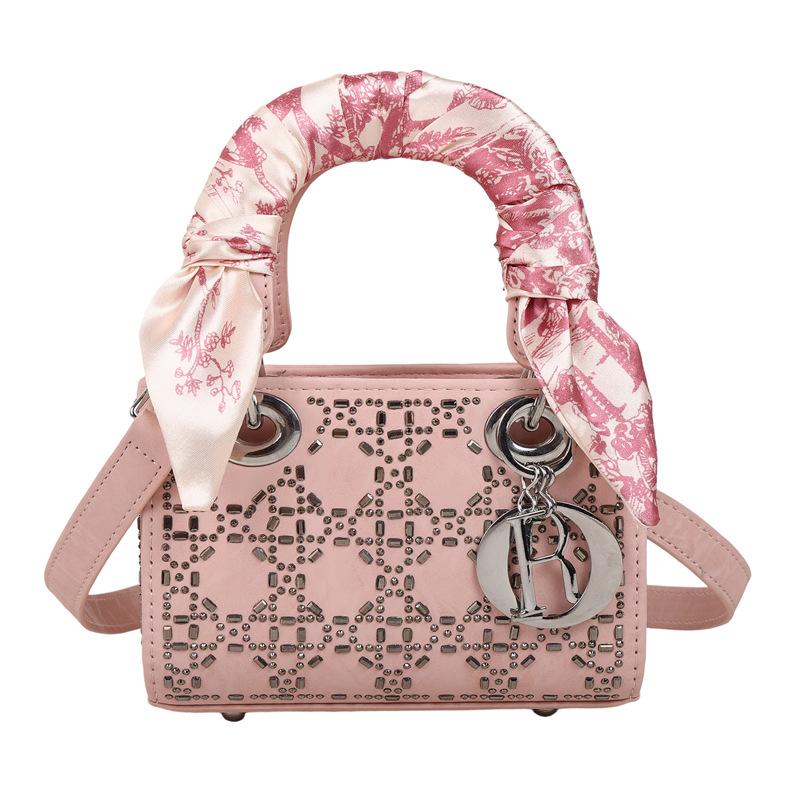 

Princess Diana bag portable messenger bag 2025 new diamond-encrusted mini banquet bag high-end fashion rhinestone sparkling bag women 17*8*12 рожевий