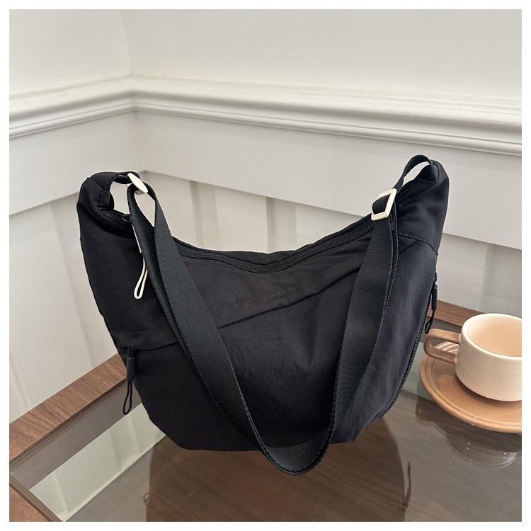 Fashion Lazy Wind Large Capacity New Simple Literary Nylon Women's Trend Casual Light Shoulder Crossbody Bag