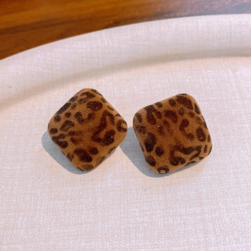 Love Geometric Artificial Tiger's Eye Stone Stud Earrings Retro Maillard Earrings Light Luxury Earrings