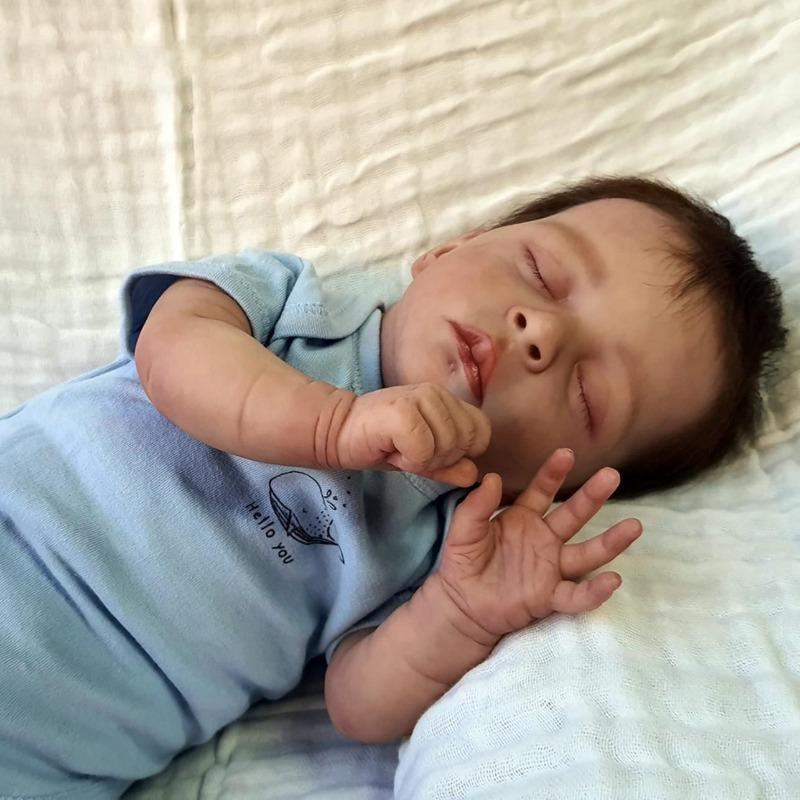 

18-дюймовая живая кукла Bebe Reborn Doll Jude с мягким на ощупь тканевым телом, кукла для новорожденных, милая спящая 3D-кукла с имитацией кожи для детей, подарки на день рождения cloth body