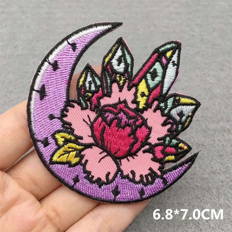 Love Nature Patch Magic Mushroom Embroidery Patches For Clothing Diy Iron-On Stickers Appliques Flowers Stripes