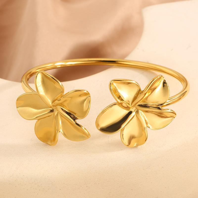 European and American style fashionable and prosperous titanium steel temperament light luxury wealth does not fade open flower jewelry