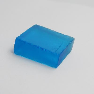 Natuurlijke saffier 37,25 ct, blauw, ongeslepen, ruwe, gecertificeerde, uit de aarde gewonnen, losse edelsteen.