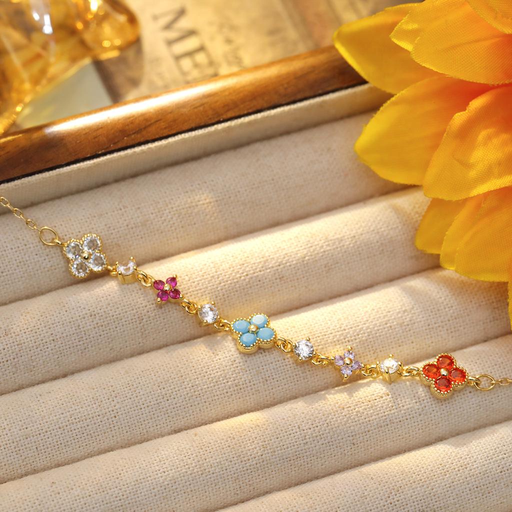 Zircon Four-leaf Flower Bracelet Temperament Versatile Light Luxury Bracelet Niche Fashion Personalized Jewelry