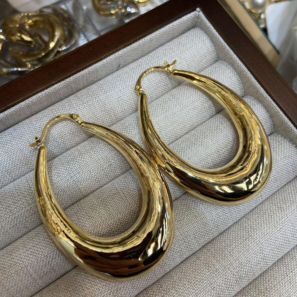 Niche Light Luxury Celi Oval U-Shaped Water Drop Metal Earrings Temperament Advanced Quality Earrings Jewelry Women