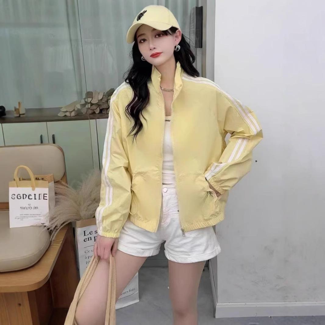 

Женская повседневная спортивная куртка-патчворк в полоску для защиты от солнца - Коллекция весна/лето 2025 One Size белый