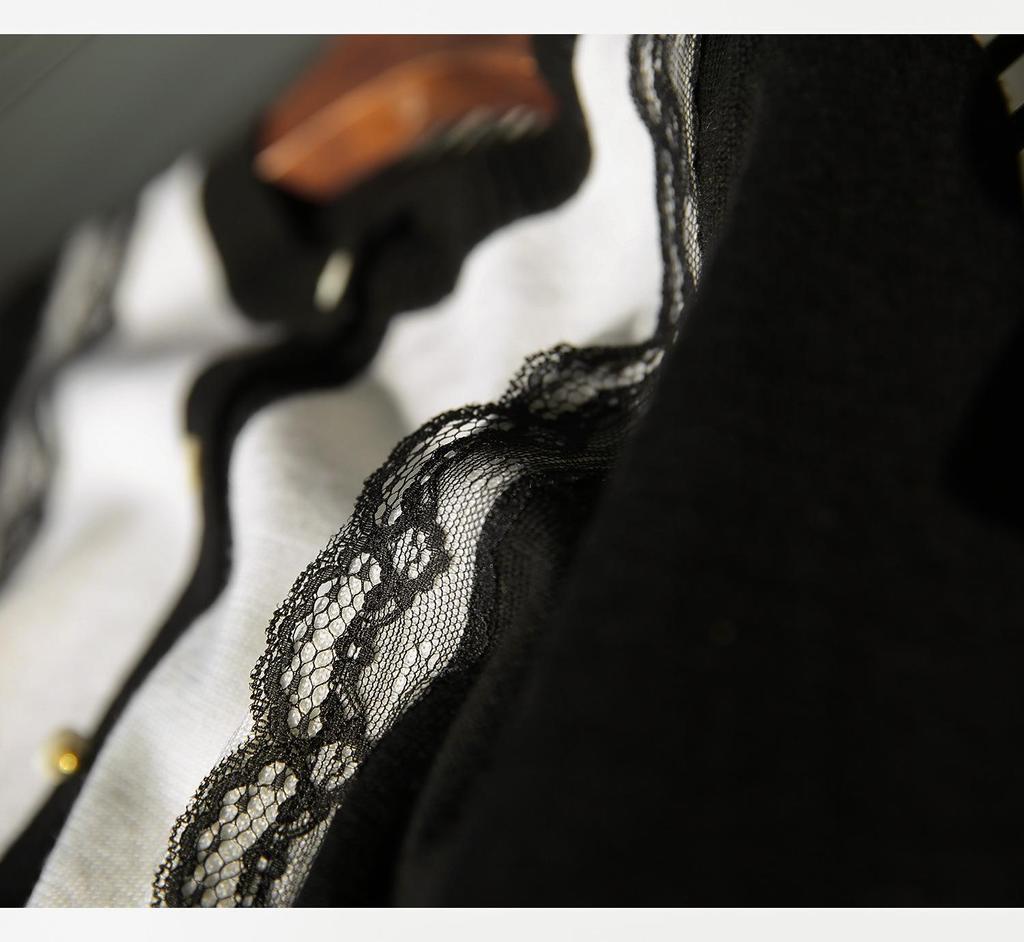 2025 Damen Frühling & Herbst Koreanischer Spitzen-Patchwork Slim Fit Rundhals Strick-Cardigan-Pullover.