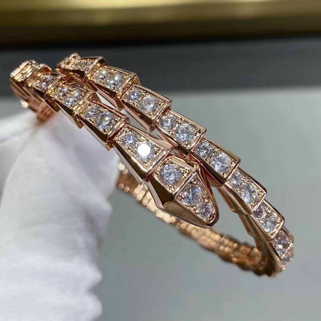 

Серебряный браслет-змея с микро-инкрустацией из циркония и серебряным отверстием, переплетающийся темперамент, модный и роскошный для женщин 19CM