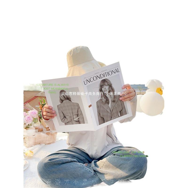 İngiliz Tarzı Defter: Moda Dergisi Kapak ve Sahne Düzeni Aksesuarı