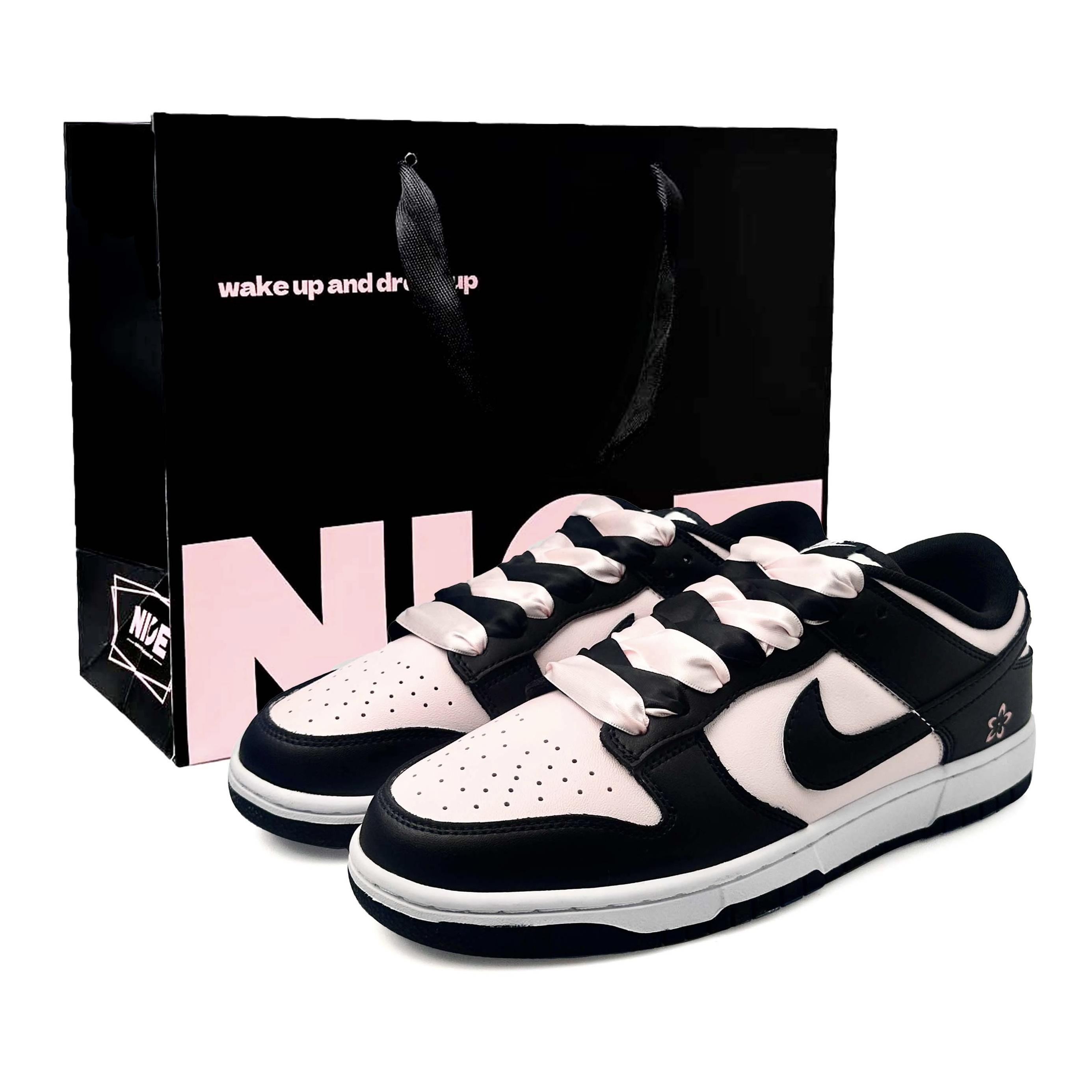 

Nike Dunk Shopping Bag, Pink Cherry Blossom Fall Winter, Horse Year CNY All Season Versatile Romantic DD1391-100(Team1031-S-BOX) 35.5