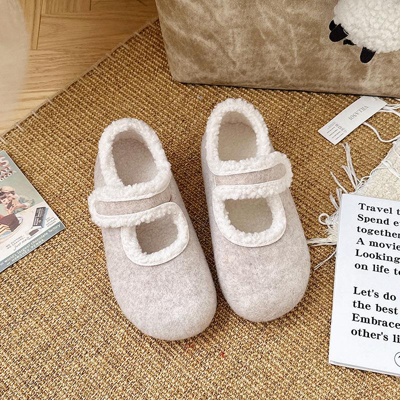 Comfortable Women's Furry Mary Jane Shoes for Autumn/Winter - Versatile, Solid Color, Cotton-Enhanced, Ideal for Home, Outdoor, and Commuting.