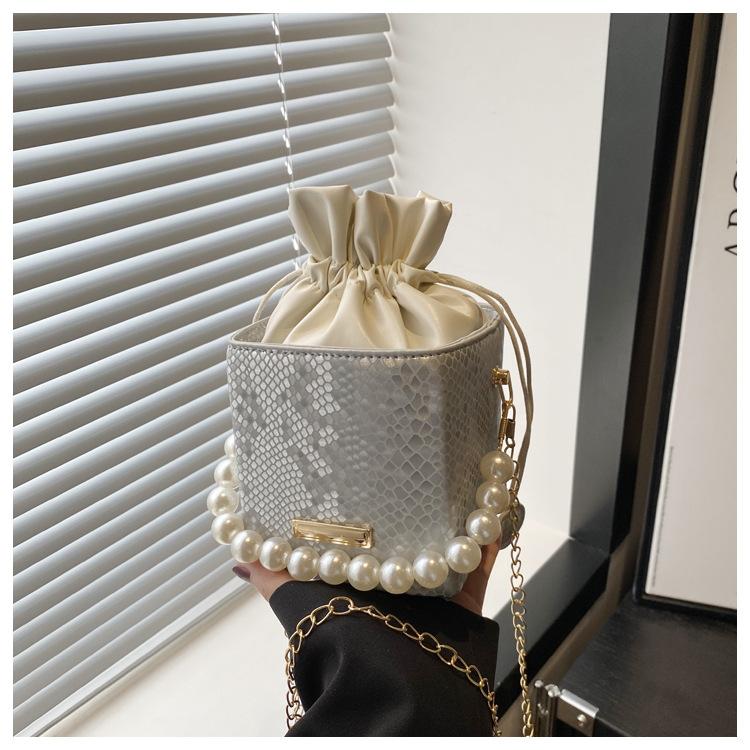 Pearl Stone Pattern Portable Square Bag 2025 New Glossy Strap Cosmetic Bag High Value Versatile Chain Bucket Bag