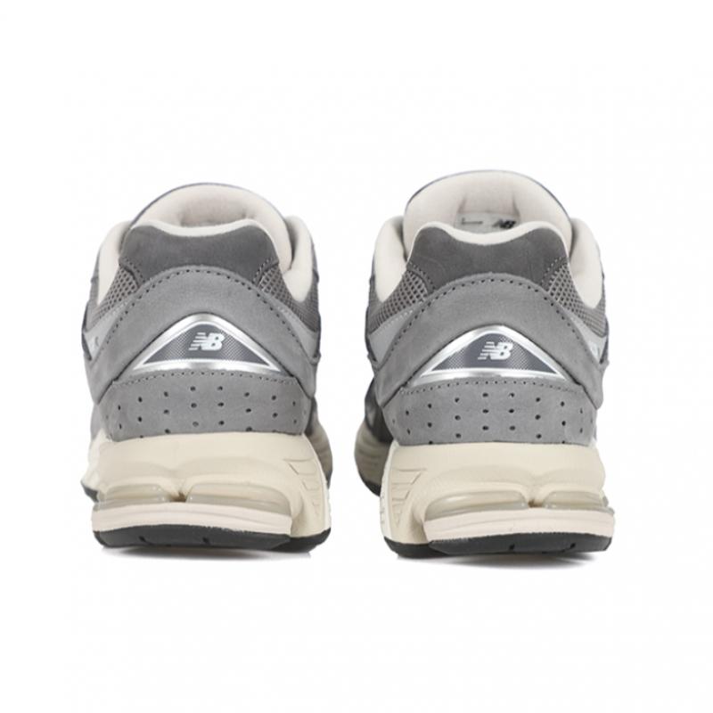 New Balance 2002r Premium Vintage Grau