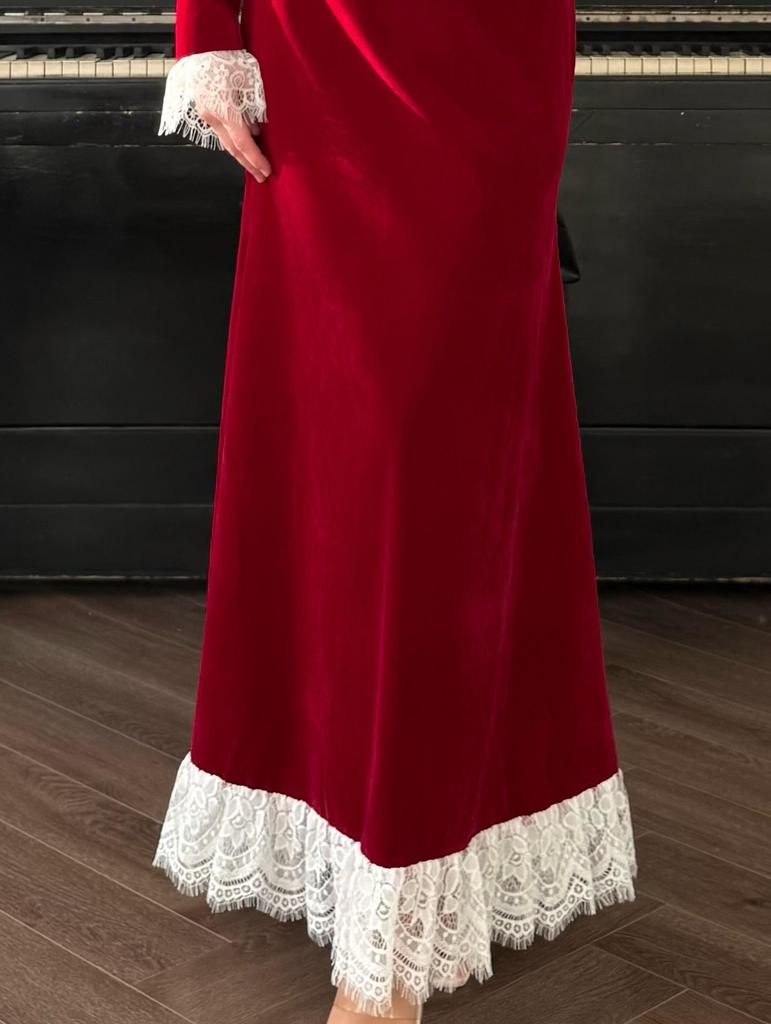 2025 Women's Winter Lace Patchwork Waist-Cinching Slim Dress