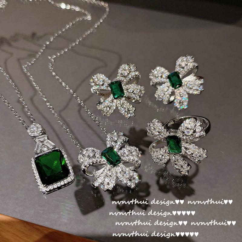Emerald Green Zircon Butterfly Knot Ring With 18K Gold Plating Vintage Floral Womens Adjustable Opening