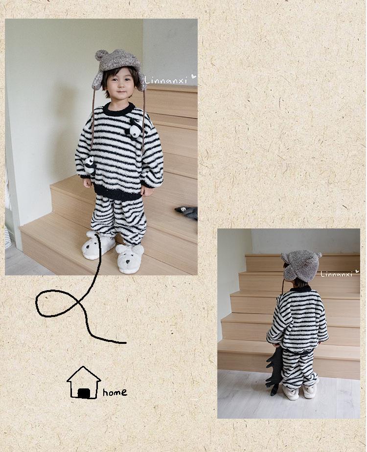 88291 Kinder Winter Gestreifter Einteiler & 25 Neue Kleine/Mittelgroße Korallenfleece Baby Warmes Set